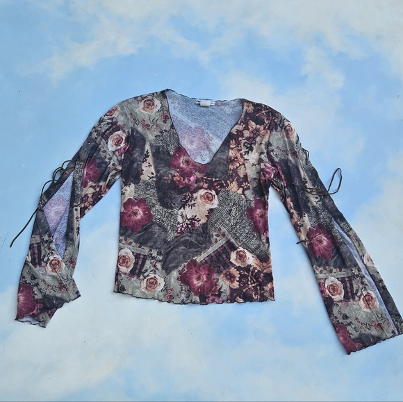 Vintage 90s y2k Blouse Hippie Top Flower Print Suede Tue Strings Bell Sleeve 90s - Picture 2 of 10